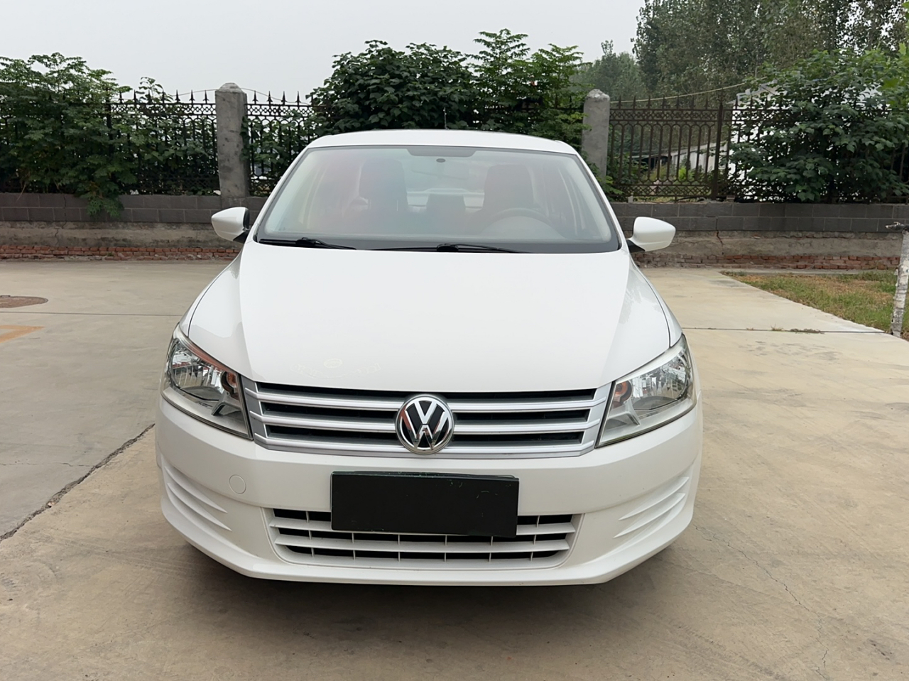 Santana 2013 1.6L AT photo 2