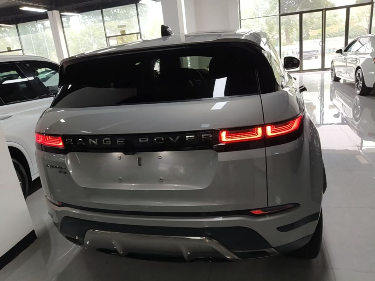 Range Rover Evoque 2023 Evoque L 249PS Luxury photo 5