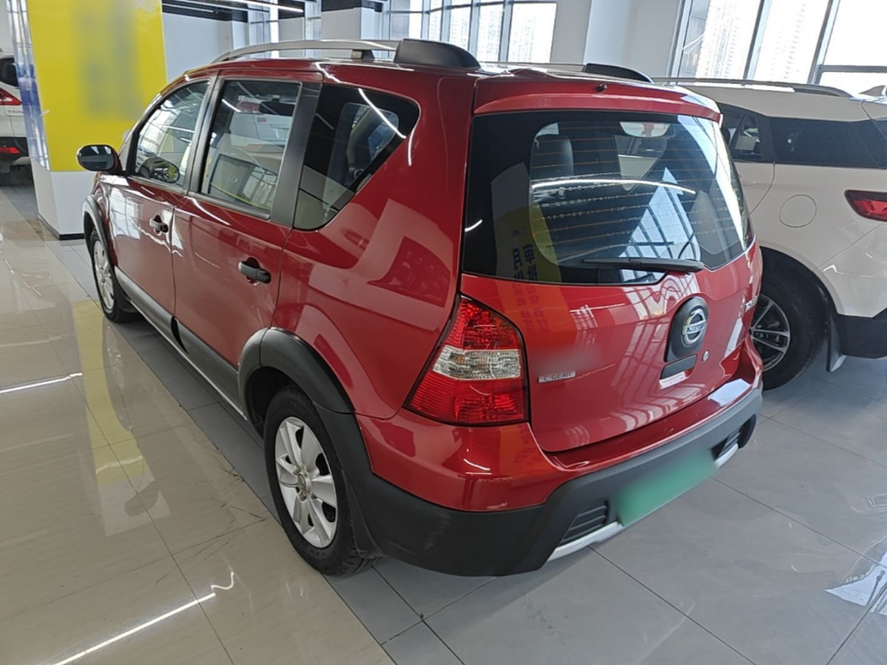 2010 1.6L AT Standard photo 4