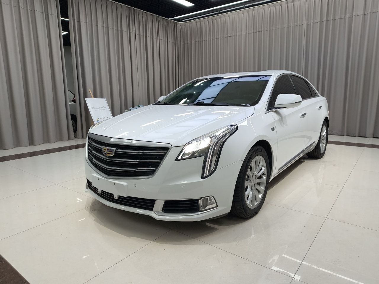 XTS 2018 28T Elite