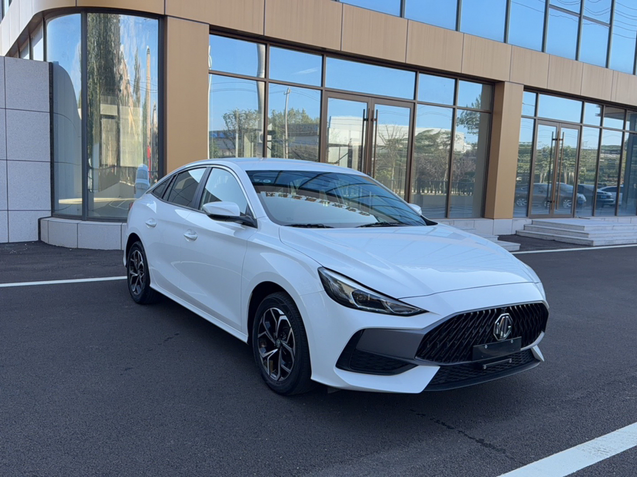 MG5 2023 180DVVT MT photo 3