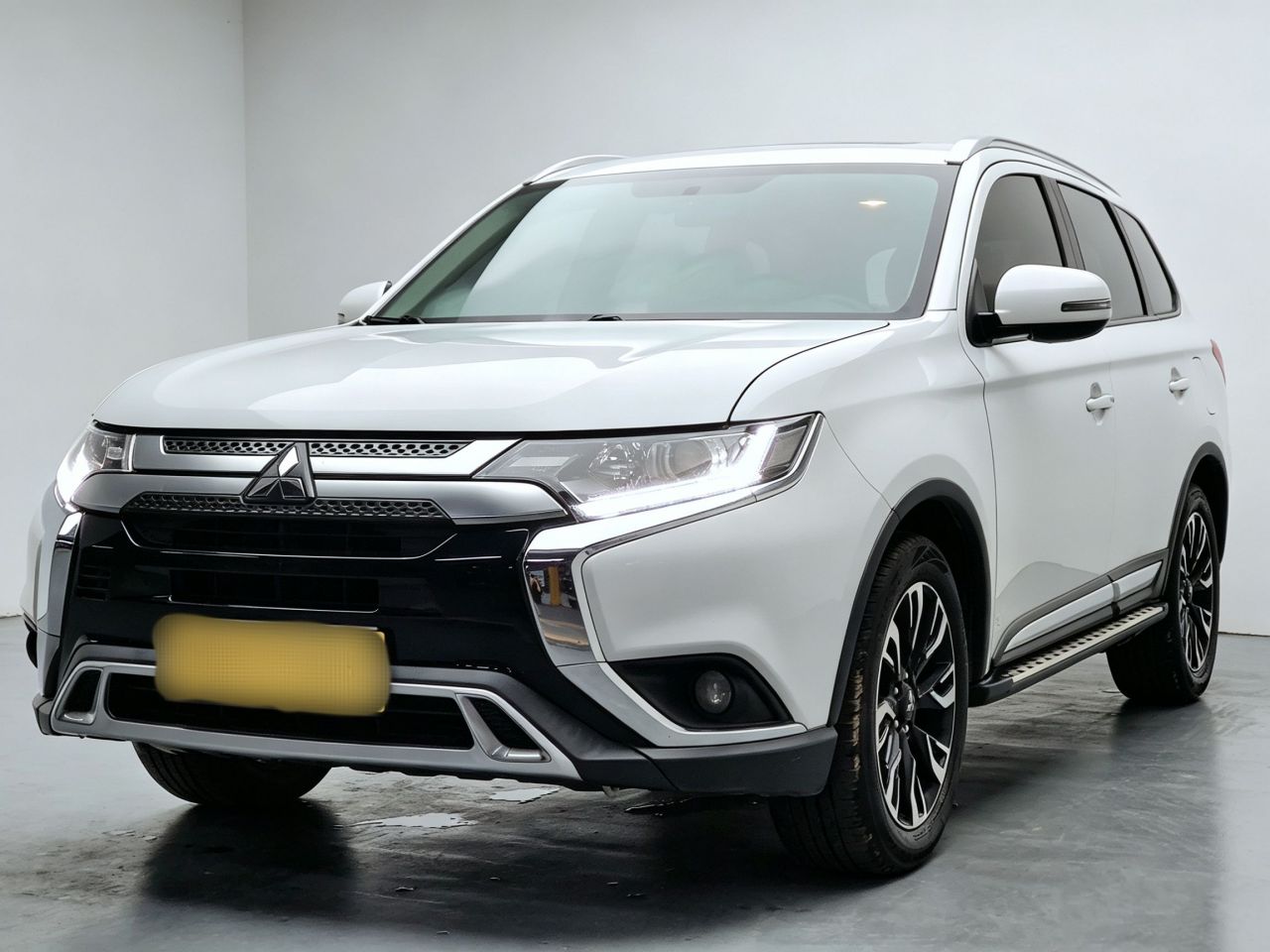 Outlander 2019 2.0L RWD Enjoy 5-Seater China VI