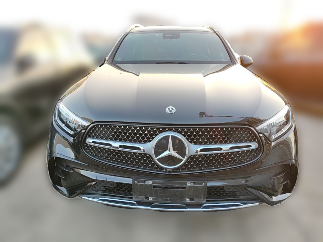 GLC 2023 GLC 260 L 4MATIC Luxury 7-Seater photo 2