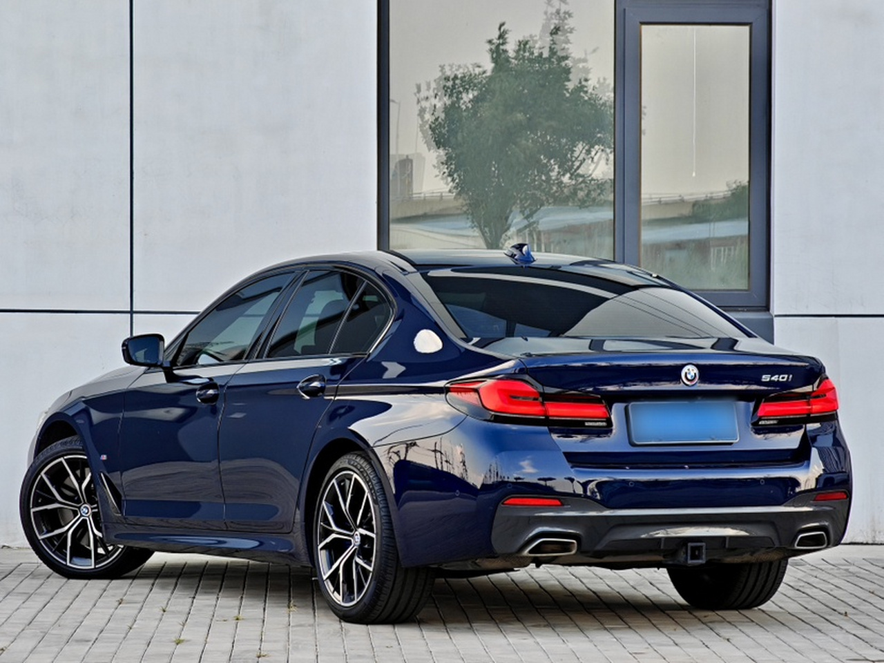 5 Series Imported 2022 540i M Sport Package photo 2