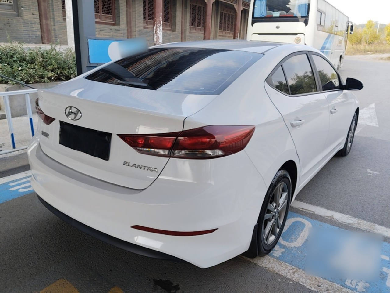 Elantra 2016 1.6L MT Smart photo 4