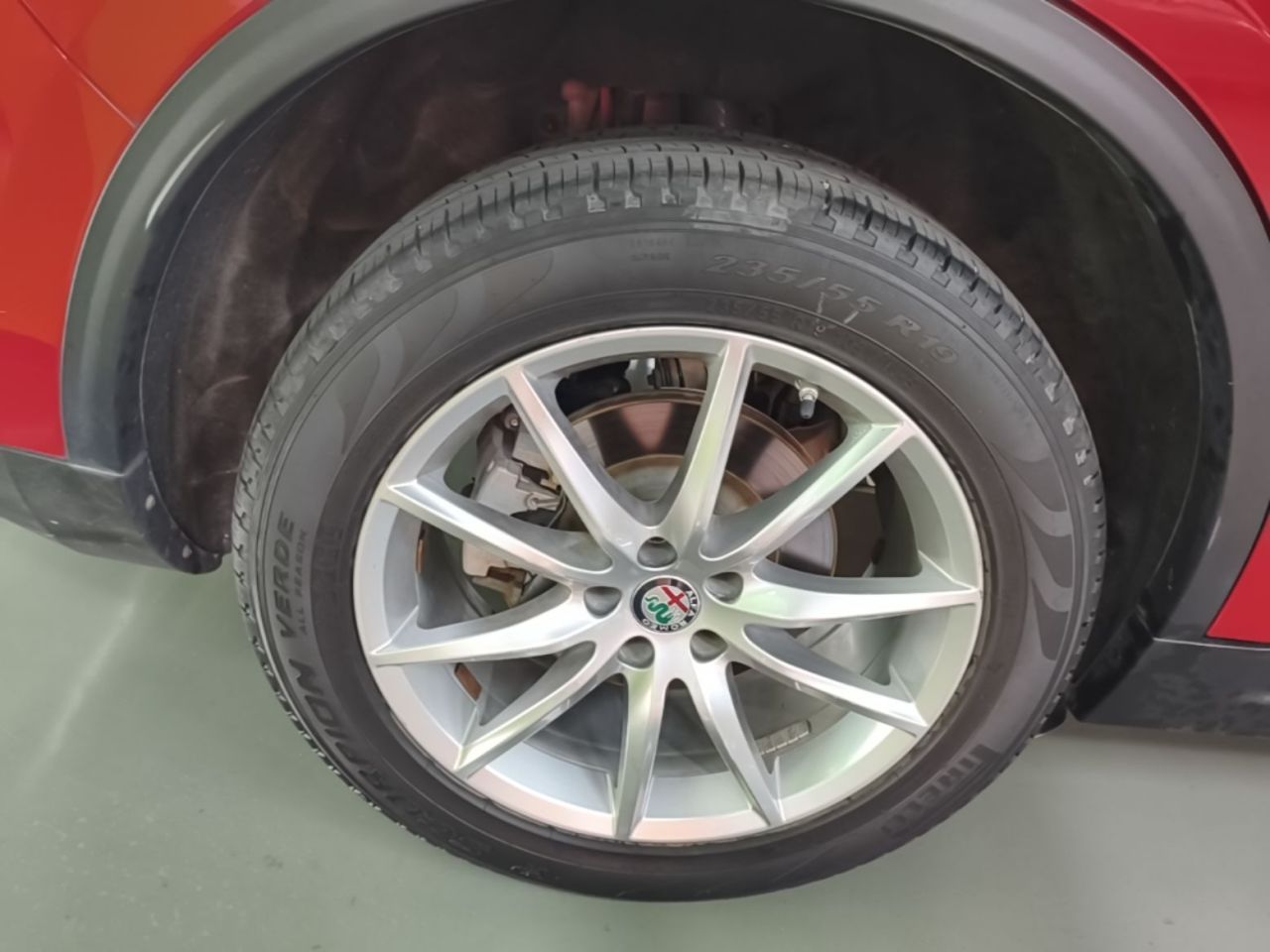 Alfa Romeo Stelvio 2017 2.0T 200HP Luxury photo 4