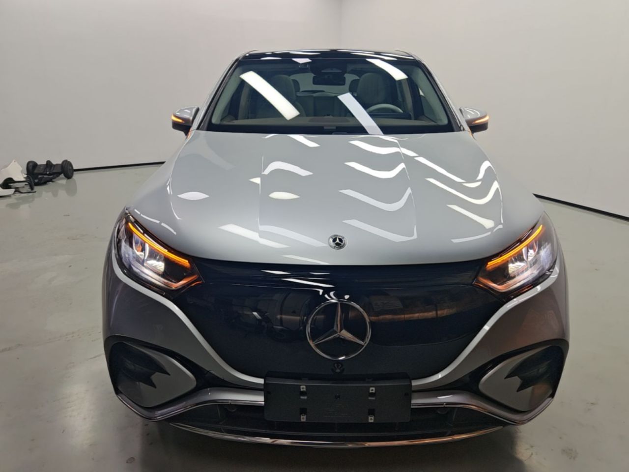 EQE SUV 2023 350 4MATIC photo 2
