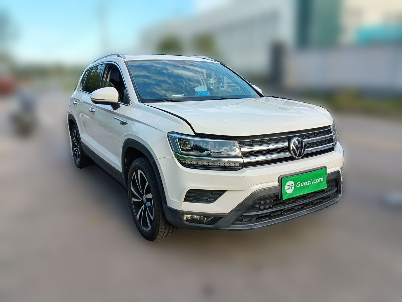 Tharu 2021 280TSI RWD Luxury photo 3