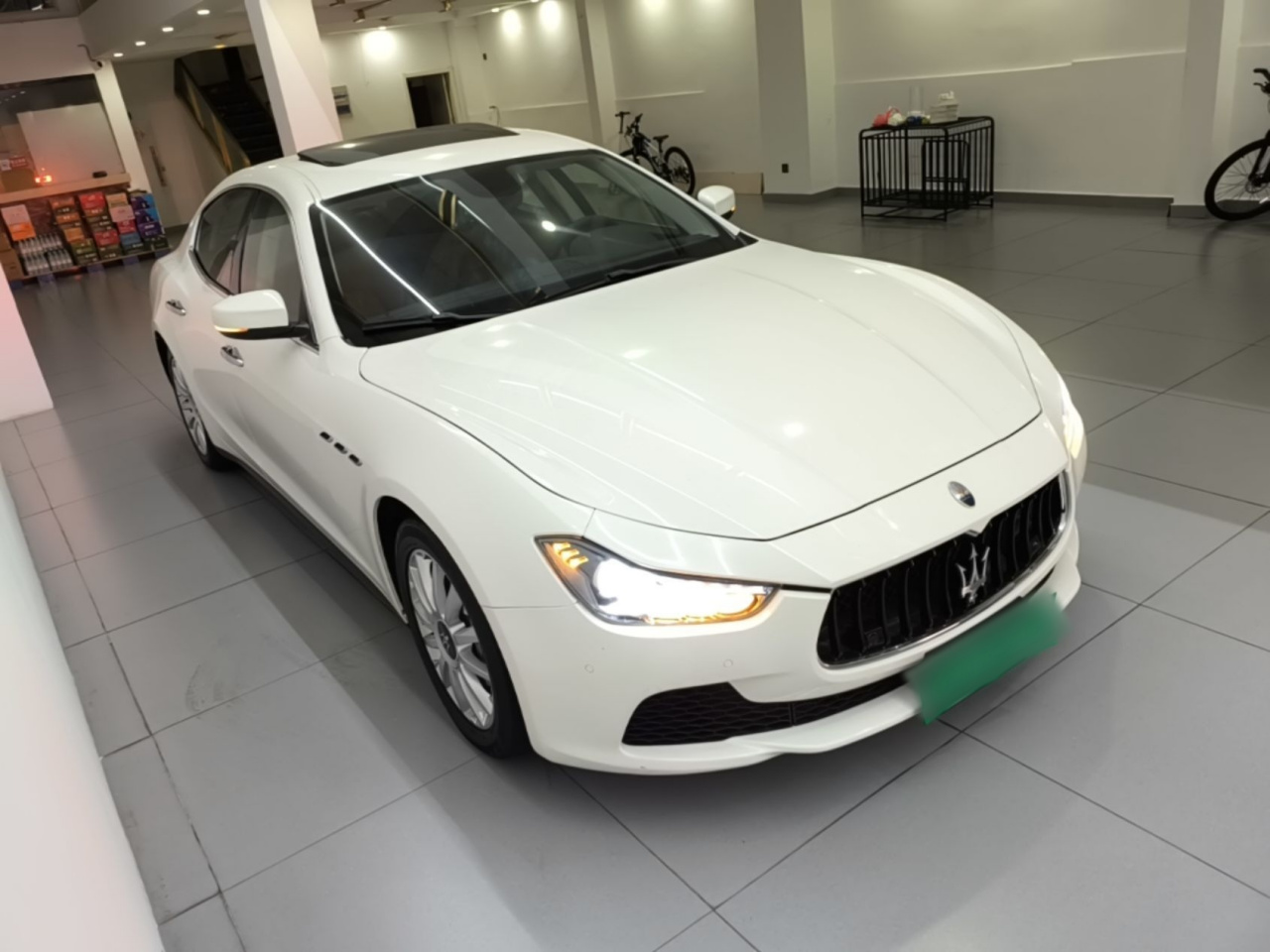 Ghibli 2017 3.0T Standard photo 3