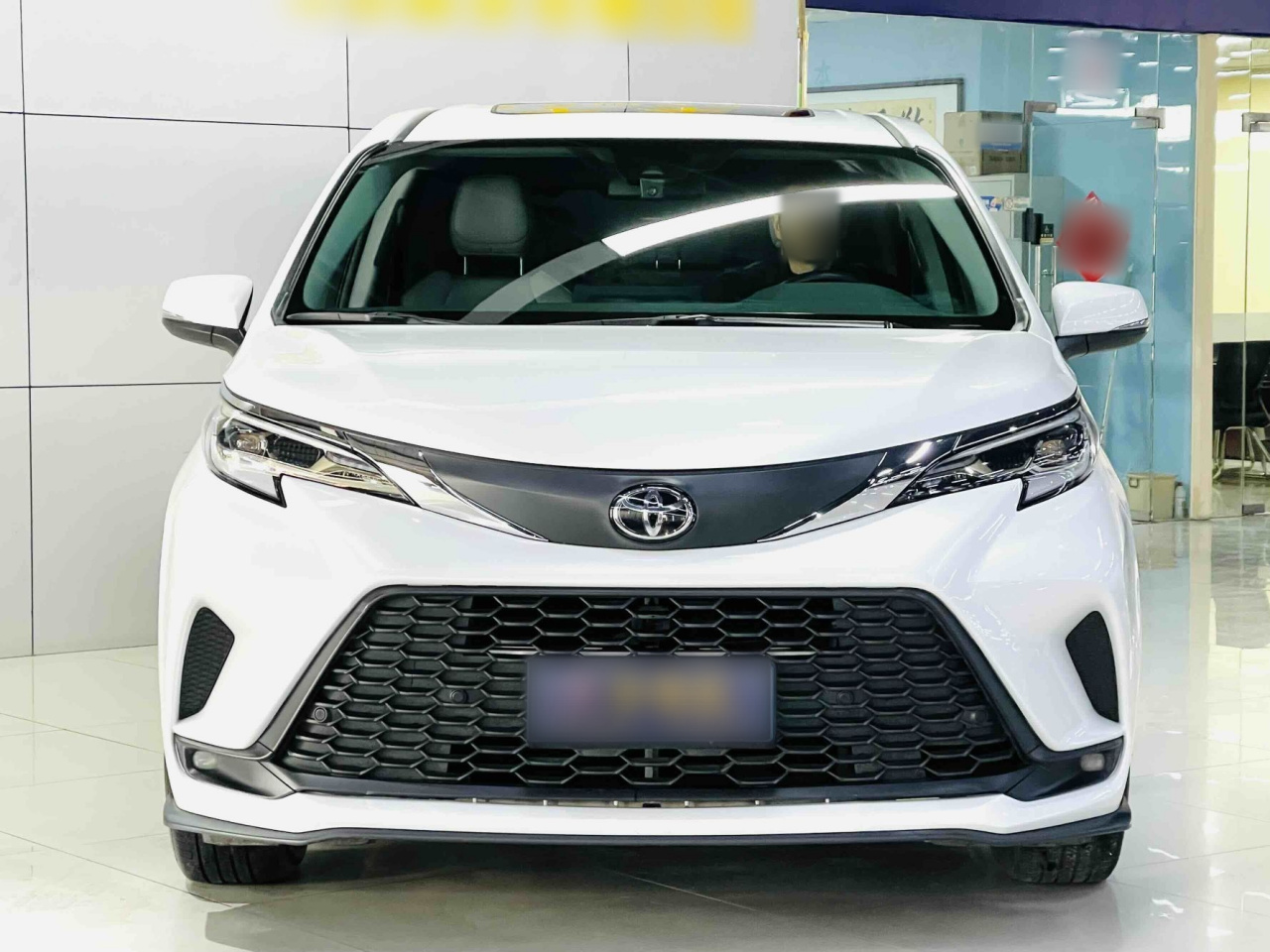 Granvia 2024 2.5L Hybrid Comfort photo 4