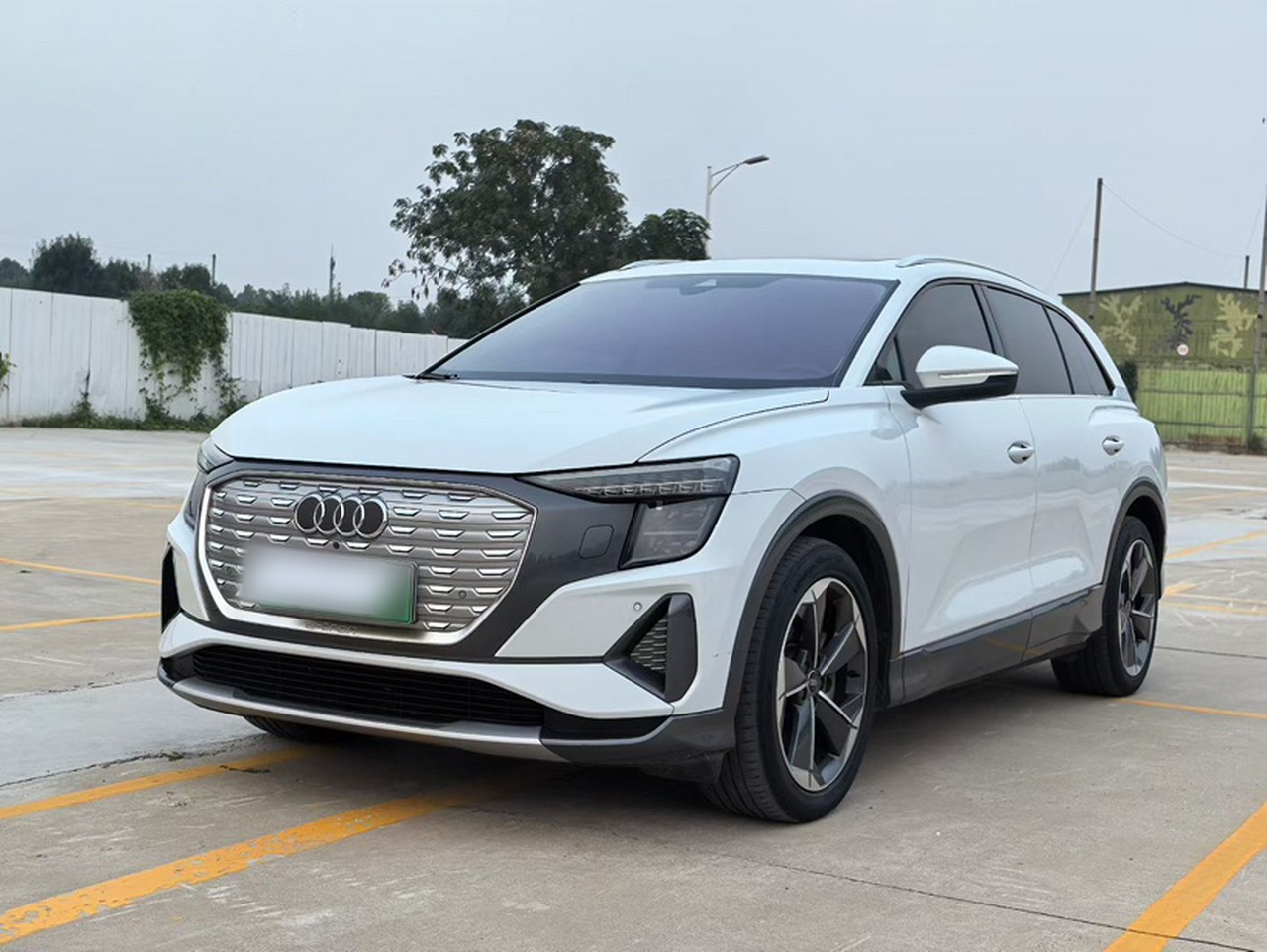 Q5 e-tron 2022 40 e-tron Starlight
