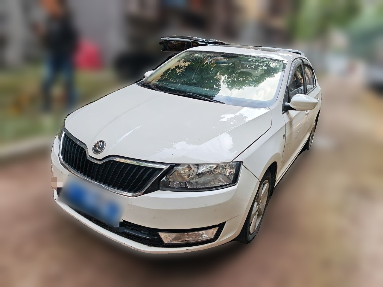 Rapid 2015 1.6L AT