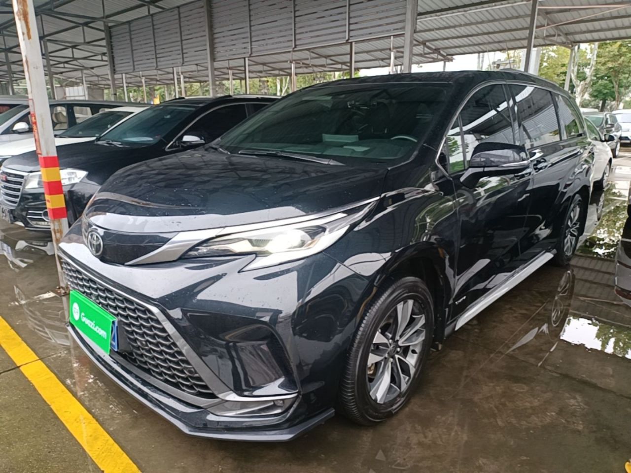 Granvia 2024 2.5L Hybrid Premium PLUS AWD
