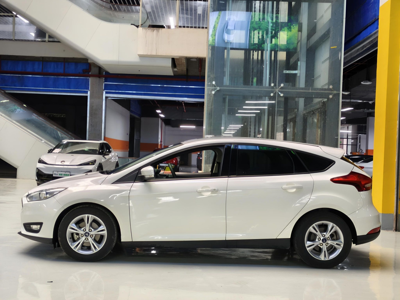 Focus 2017 Hatchback 1.6L AT Comfort photo 4