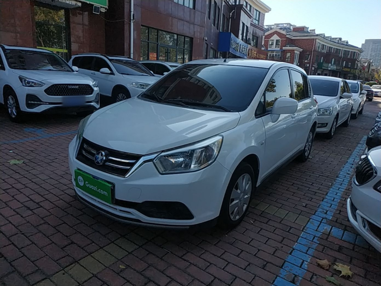 R50 2015 1.6L MT Fashion