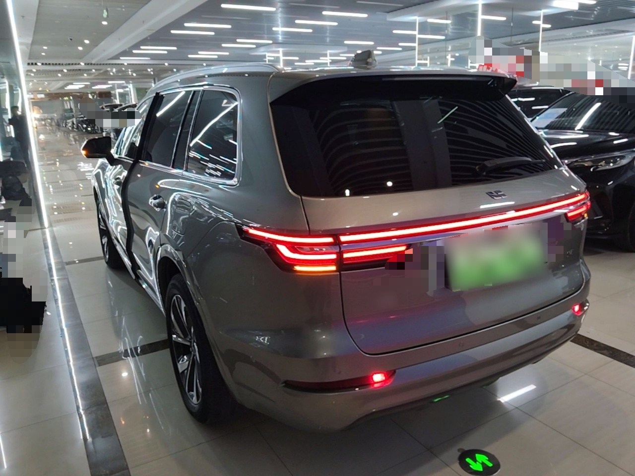 Li Auto ONE 2021 EREV 6-Seater photo 4