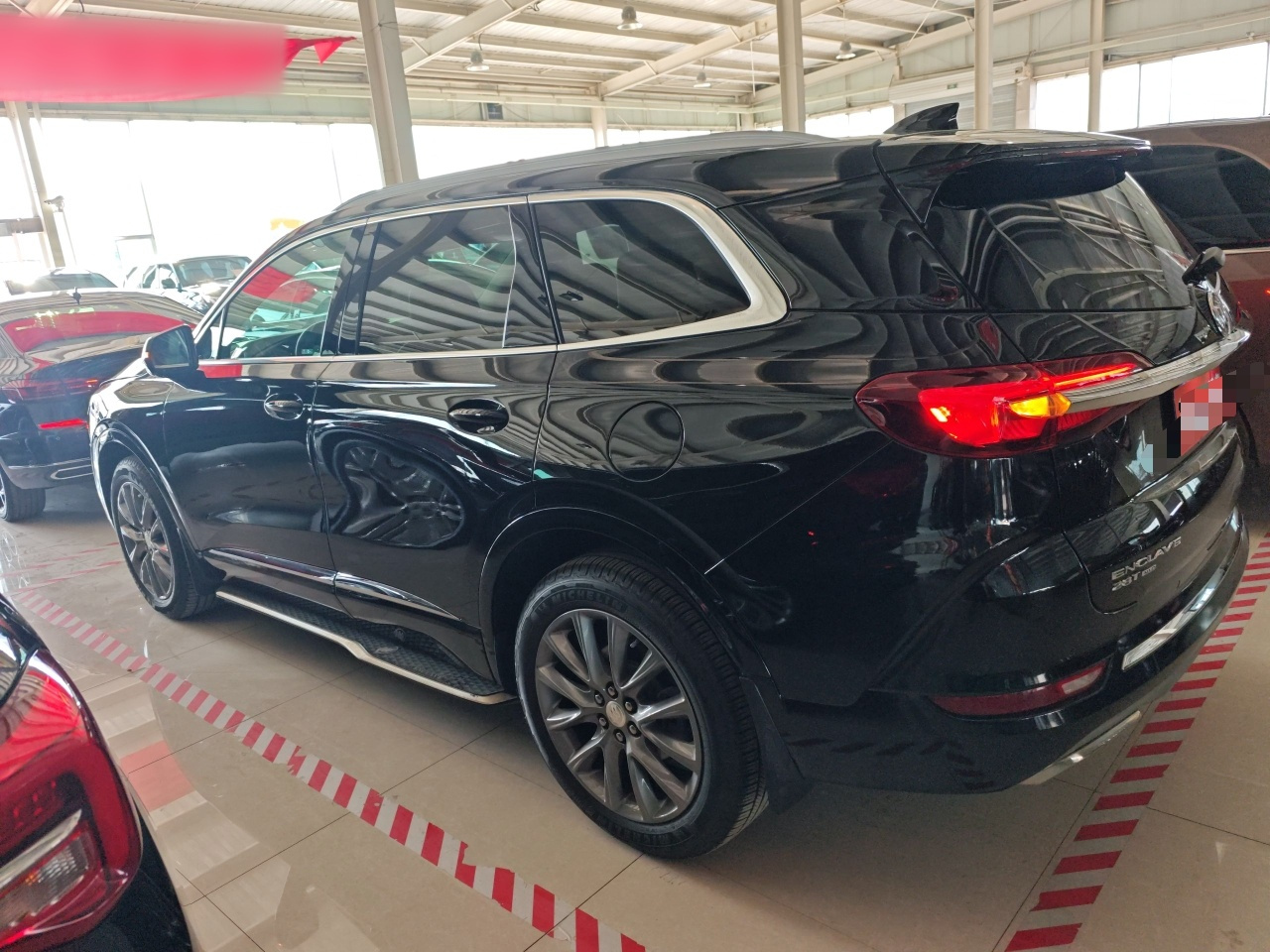 2020 28T AWD Premium photo 4