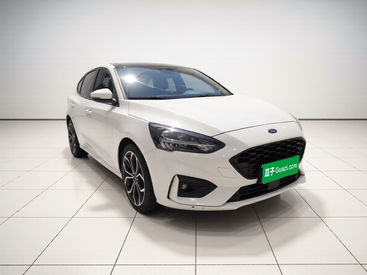 Focus 2021 Hatchback EcoBoost 180 AT ST Line photo 2