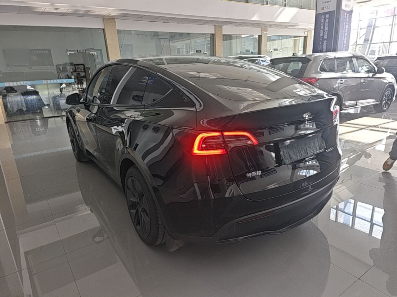 Model Y 2023 RWD photo 4