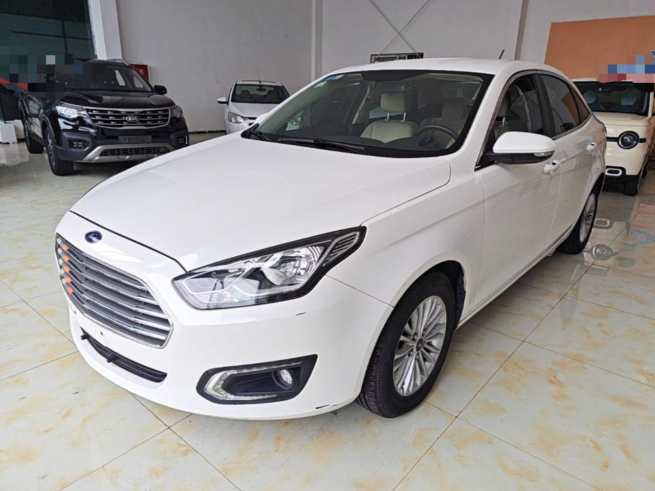 Escort 2017 Facelift 1.5L MT Comfort