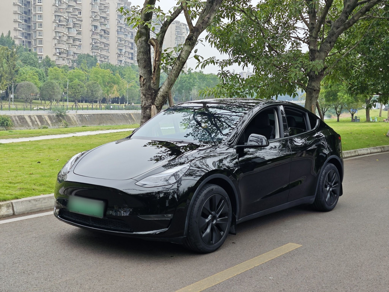 Model Y 2023 Long Range AWD photo 2
