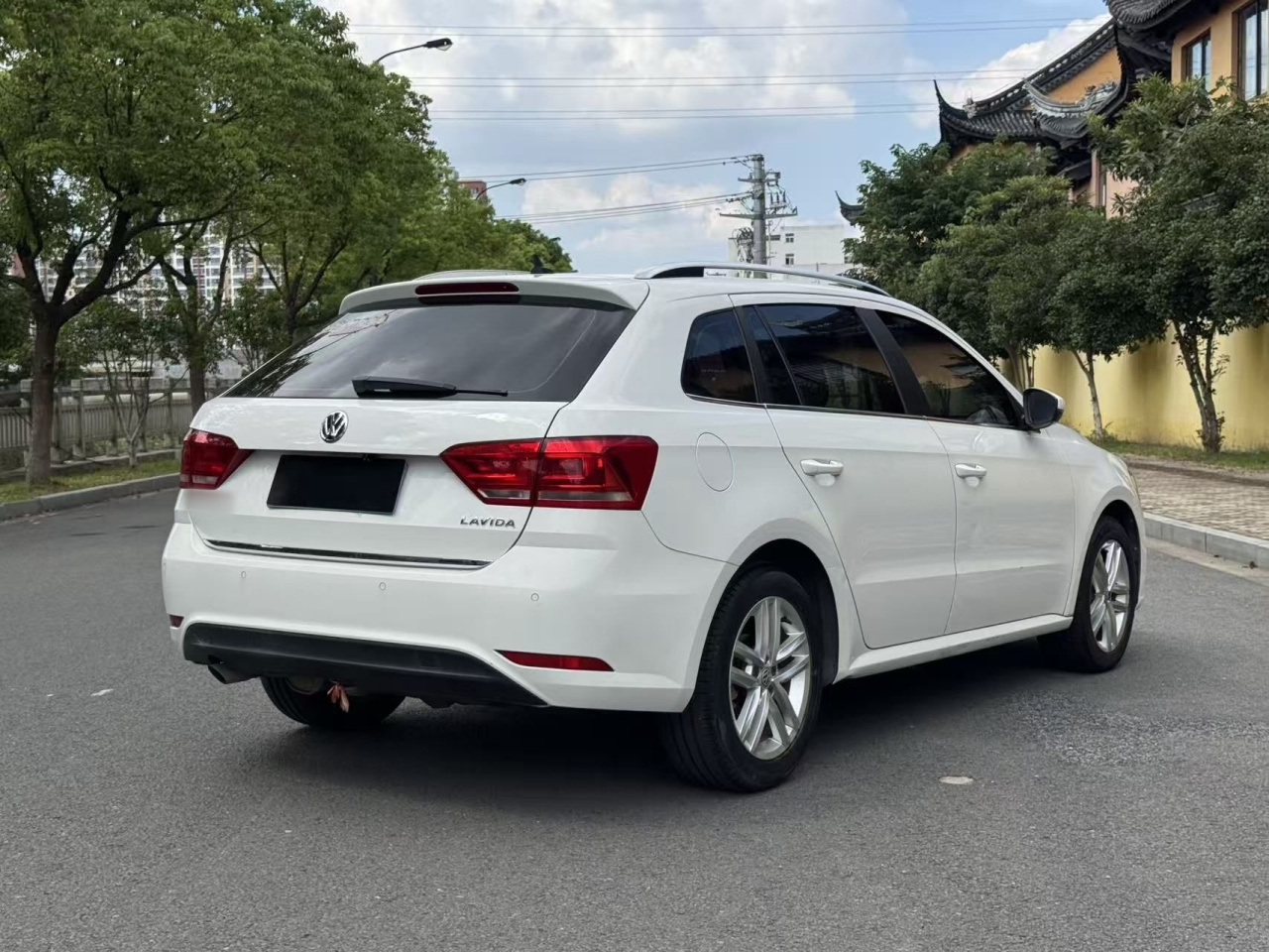 2015 1.6L AT Comfort photo 3
