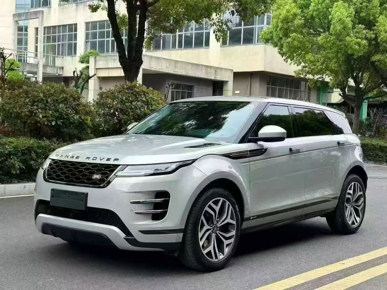Range Rover Evoque 2021 Evoque L 249PS R-Dynamic S Performance photo 4