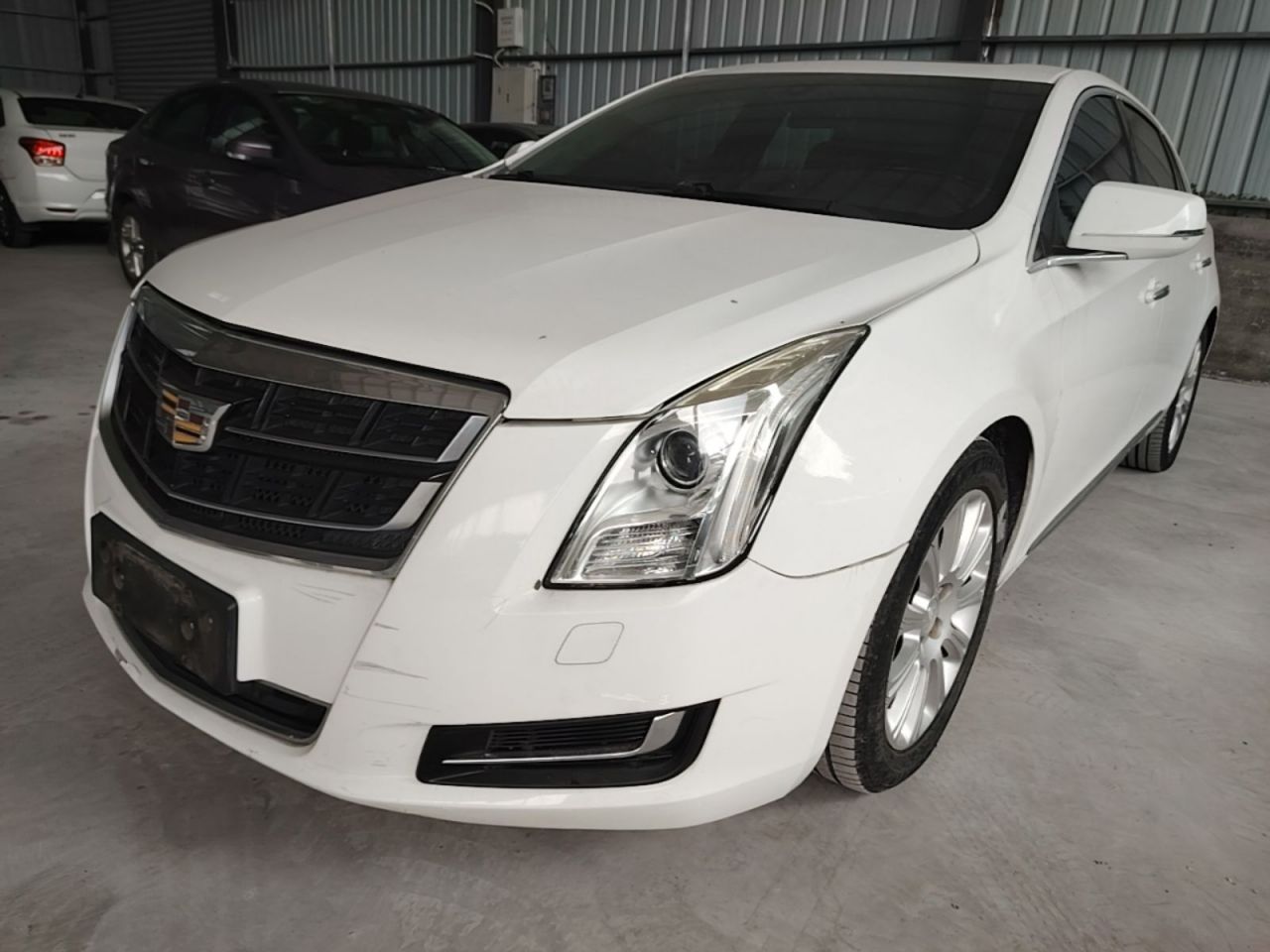 XTS 2016 28T Tech