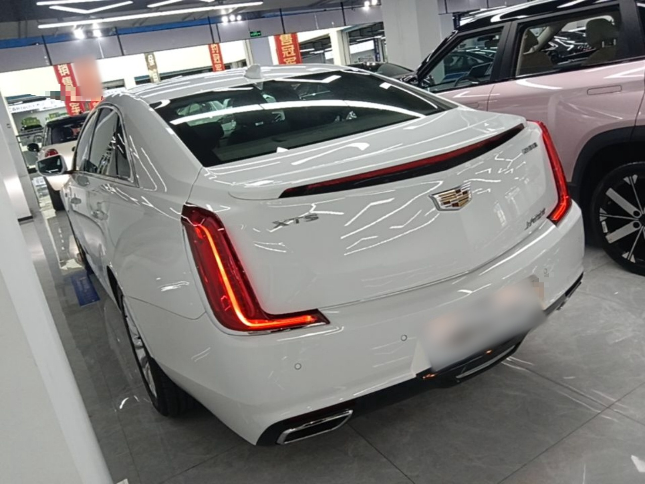 XTS 2018 28T Tech photo 4