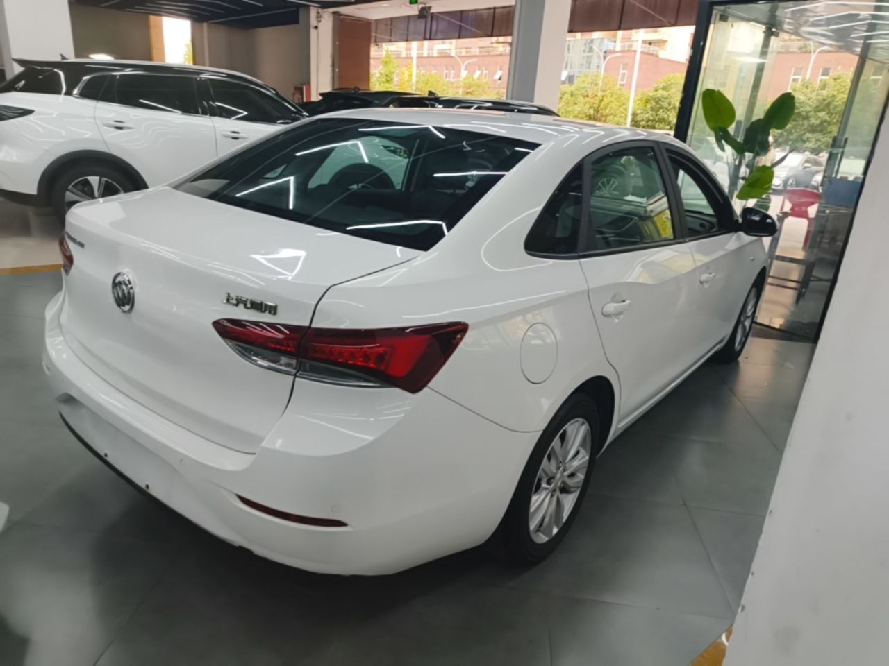 Excelle 2021 Facelift Classic 1.5L AT Elite photo 3