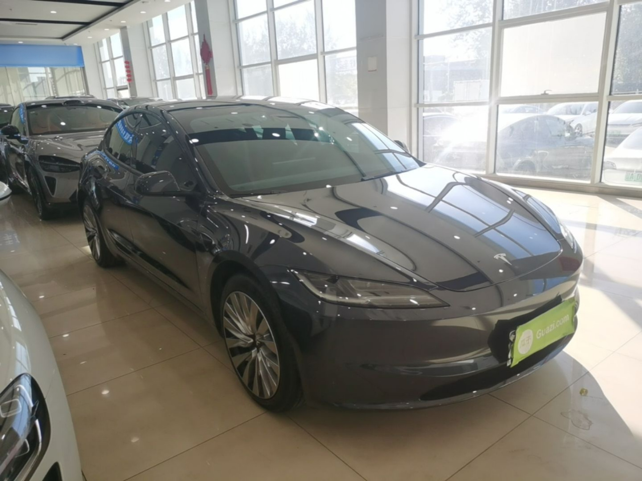 Model 3 2023 RWD photo 3