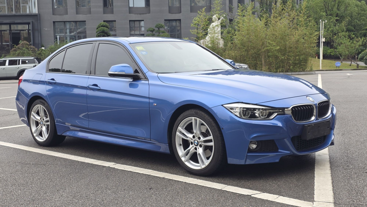 3 Series 2018 320i M Sport Package photo 2