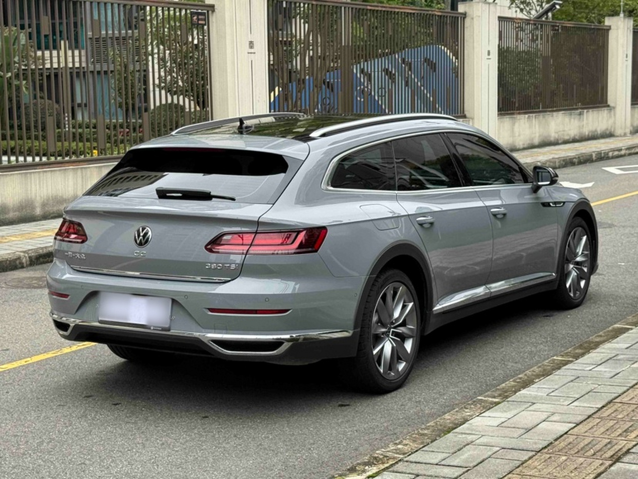 FAW-Volkswagen CC 2023 380TSI photo 2