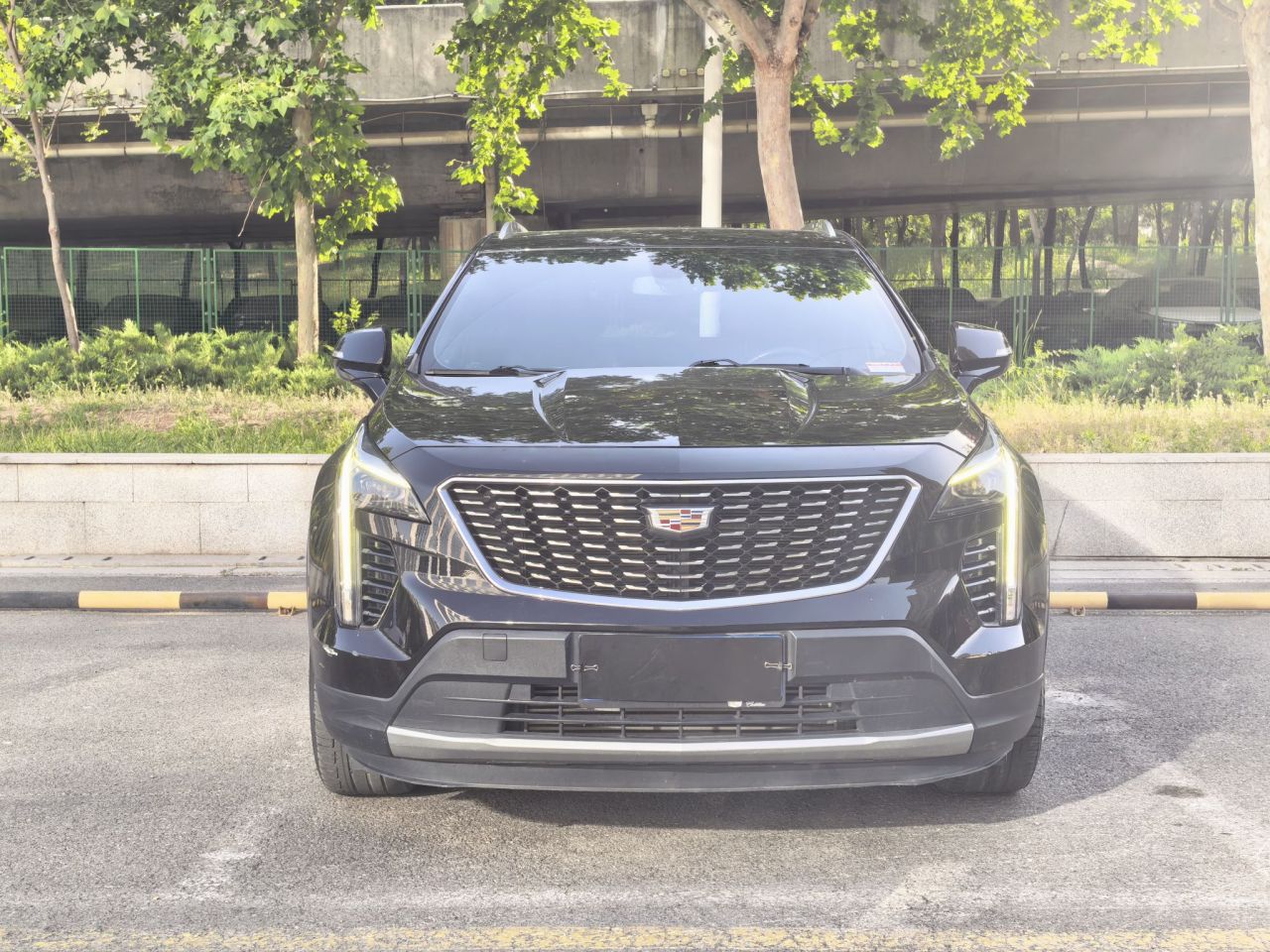 XT4 2020 Facelift 28T RWD Leading photo 2