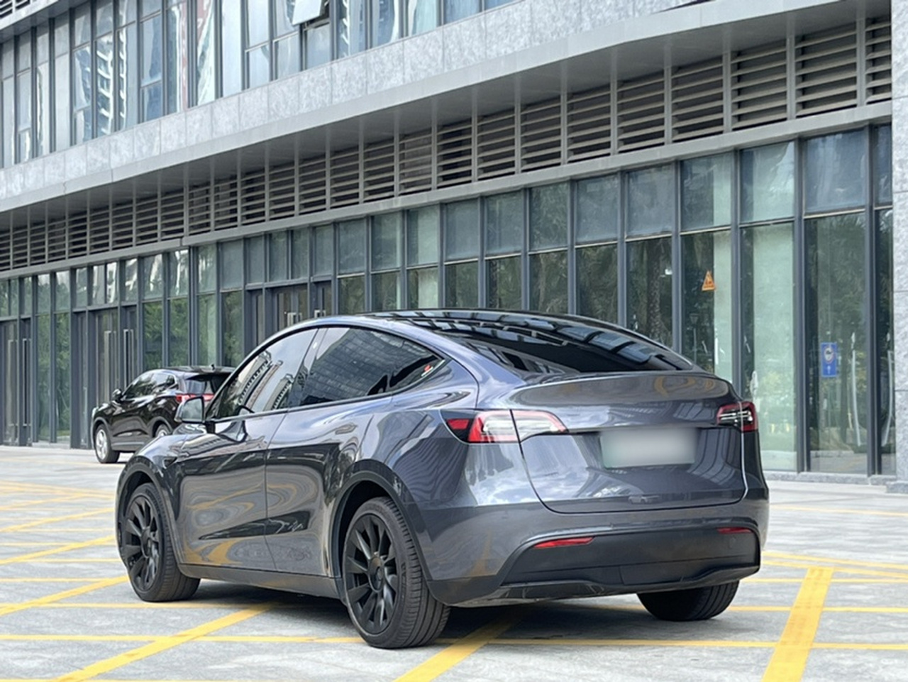 Model Y 2021 Long Range AWD photo 3