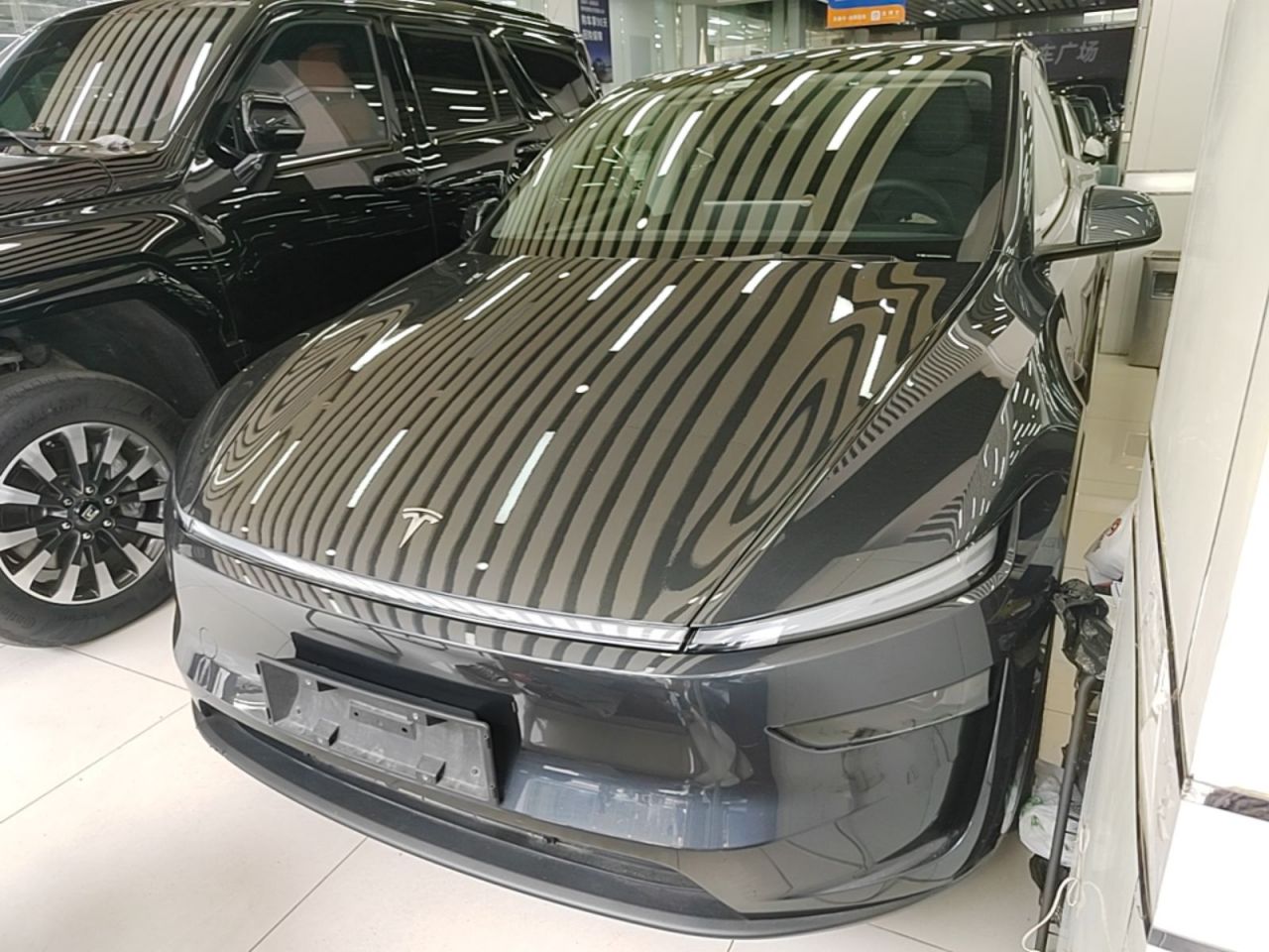 Model Y 2025 RWD Launch Edition