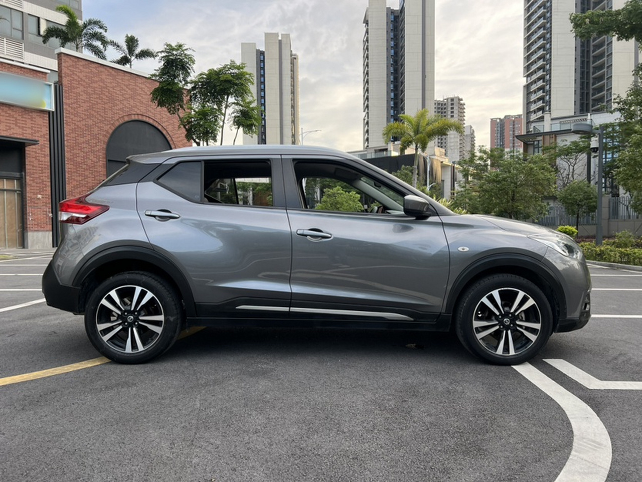 2021 1.5L XL CVT photo 2