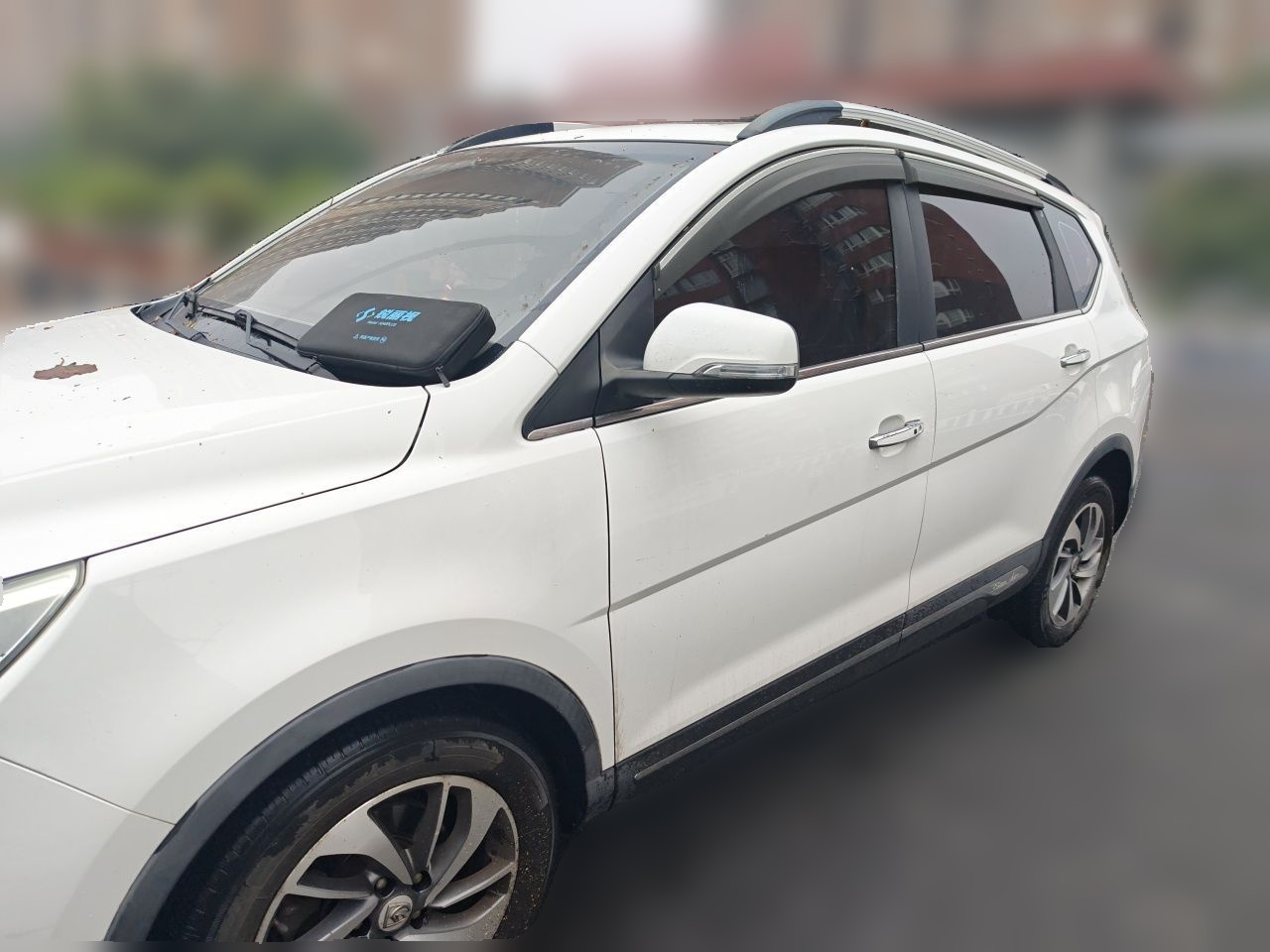 560 2015 1.8L MT Elite