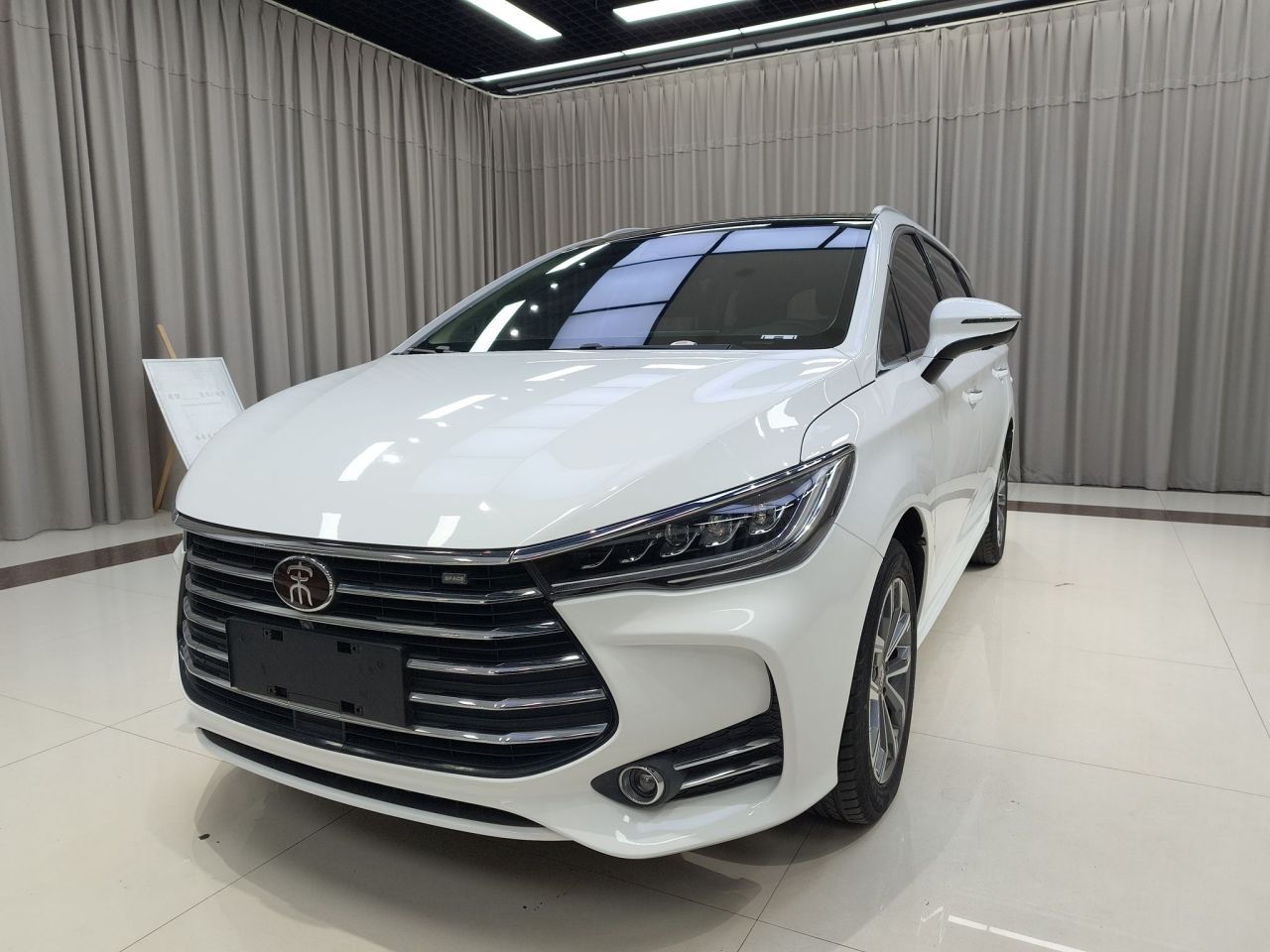 Song MAX 2019 1.5T AT Connected 6-Seater China VI