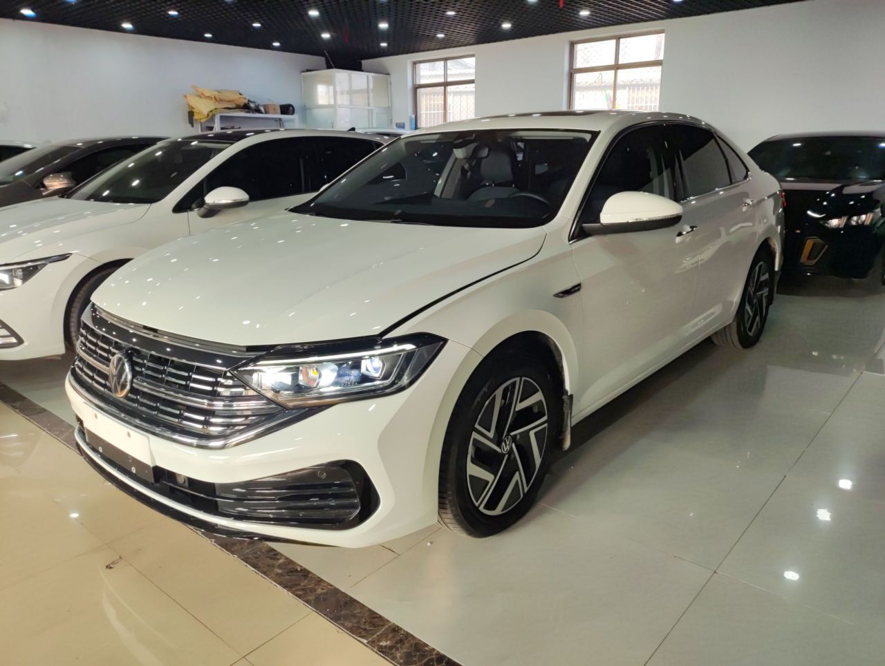 Sagitar 2023 200TSI DSG