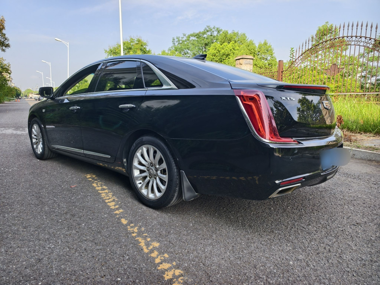 XTS 2018 28T Tech photo 4
