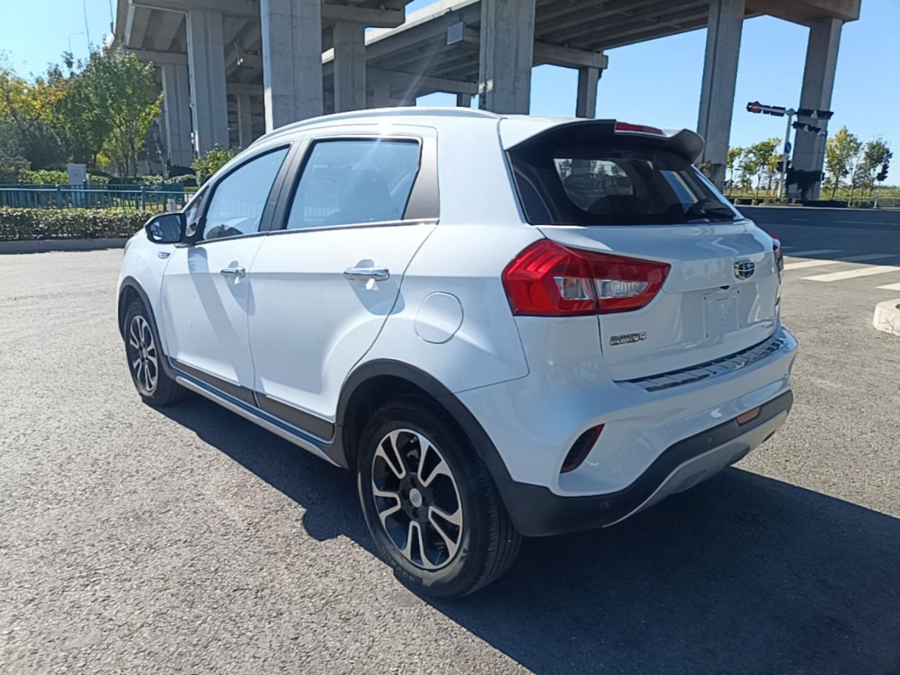 Vision X3 2017 1.5L AT Elite photo 4