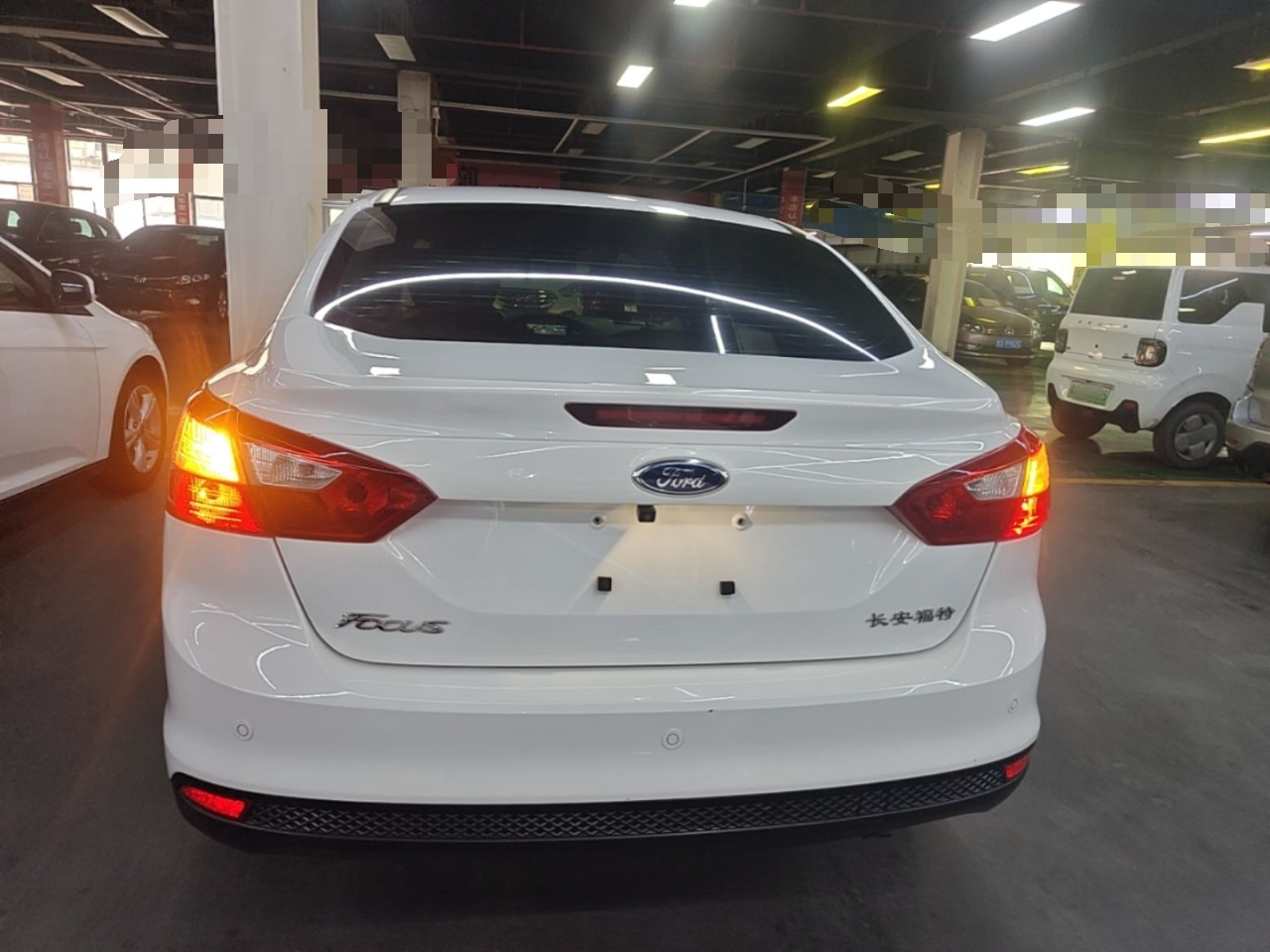 Focus 2012 Sedan 1.6L MT photo 3