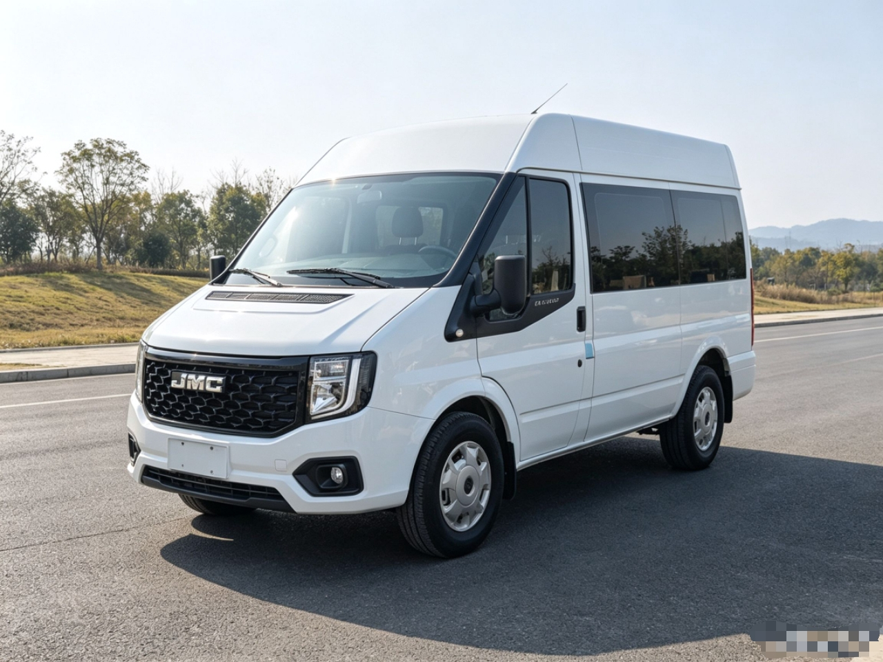 2023 2.0T MT Short Wheelbase 5-Seater