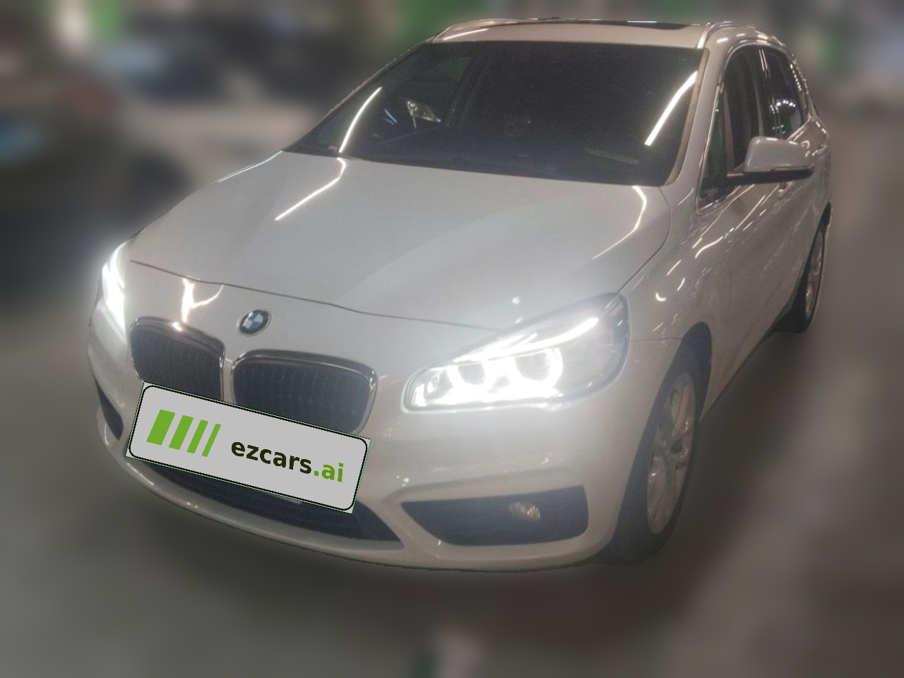 2 Series Wagon 2016 220i Leading
