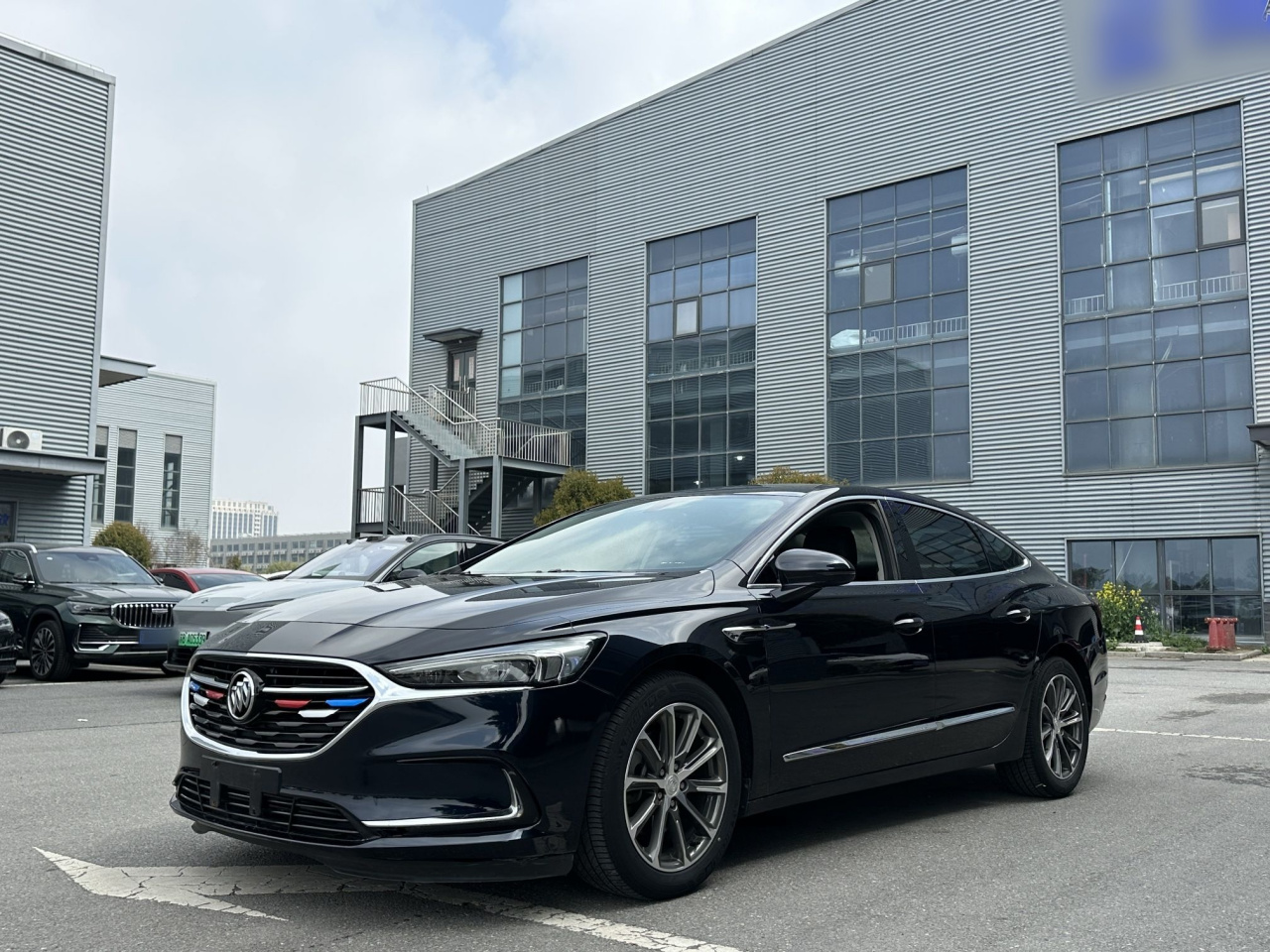 LaCrosse 2019 28T Luxury