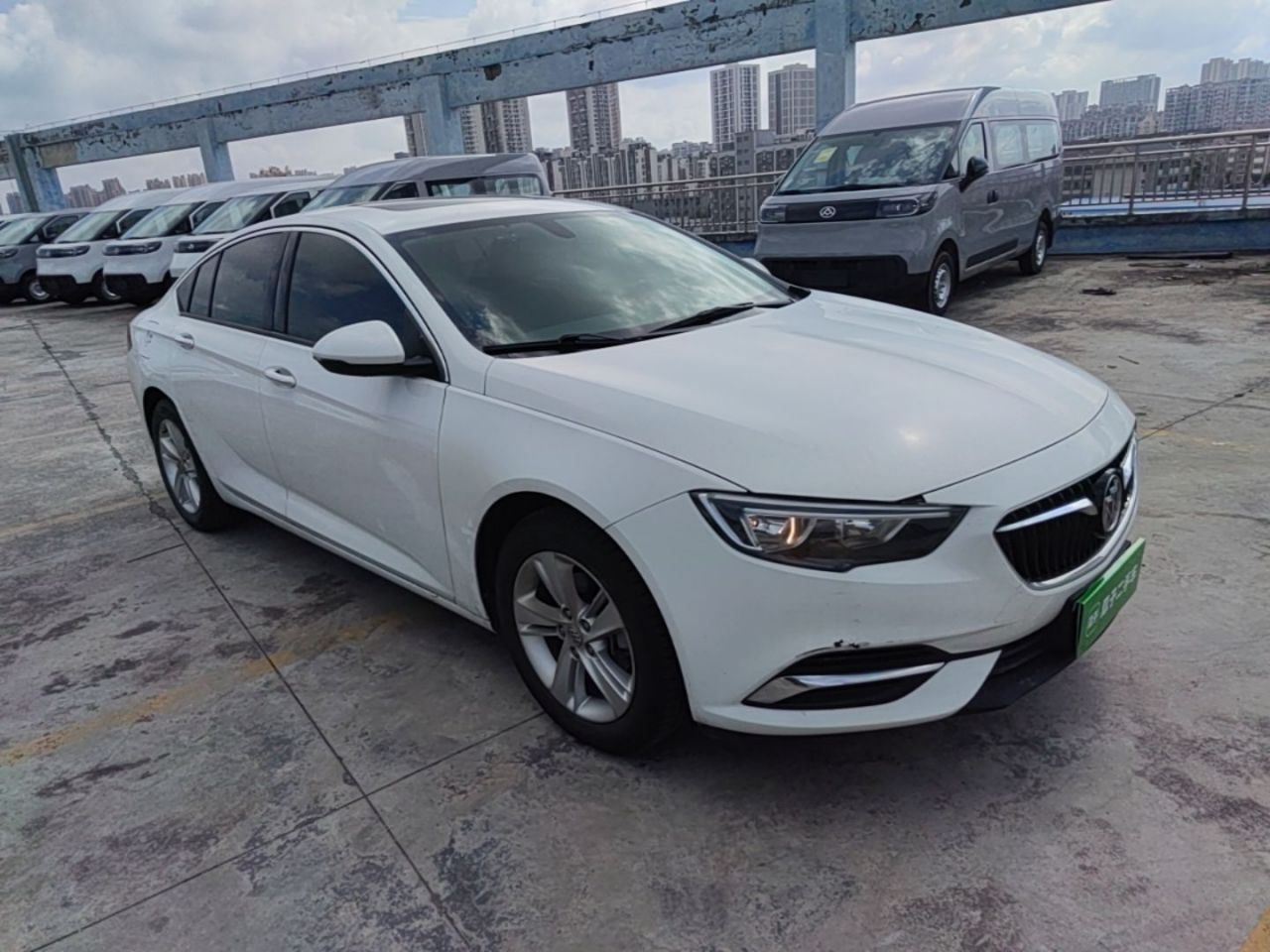 Regal 2019 20T Elite China VI photo 3