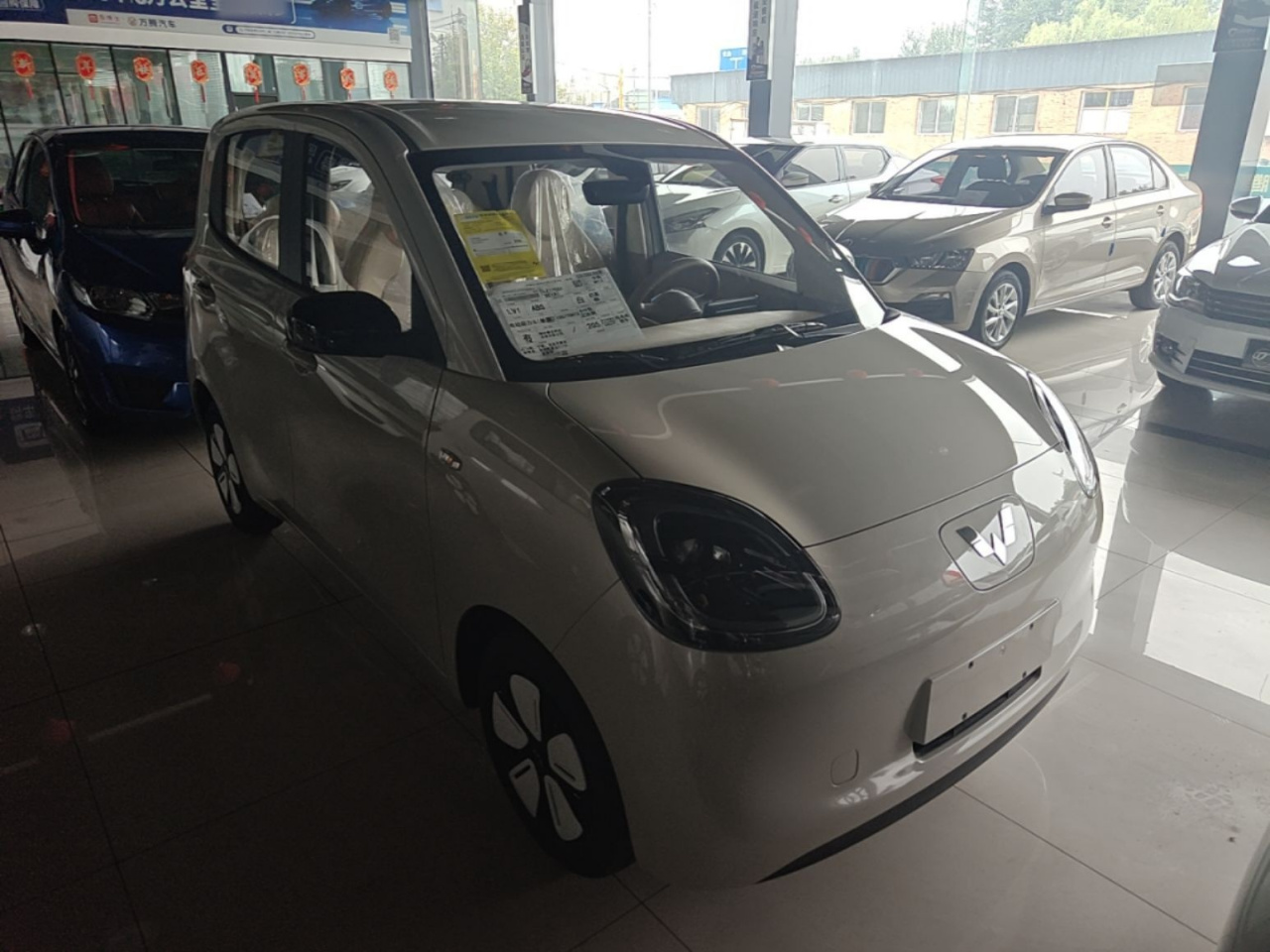 Hongguang MINIEV 2025 4th Gen 4-Door Advanced photo 3