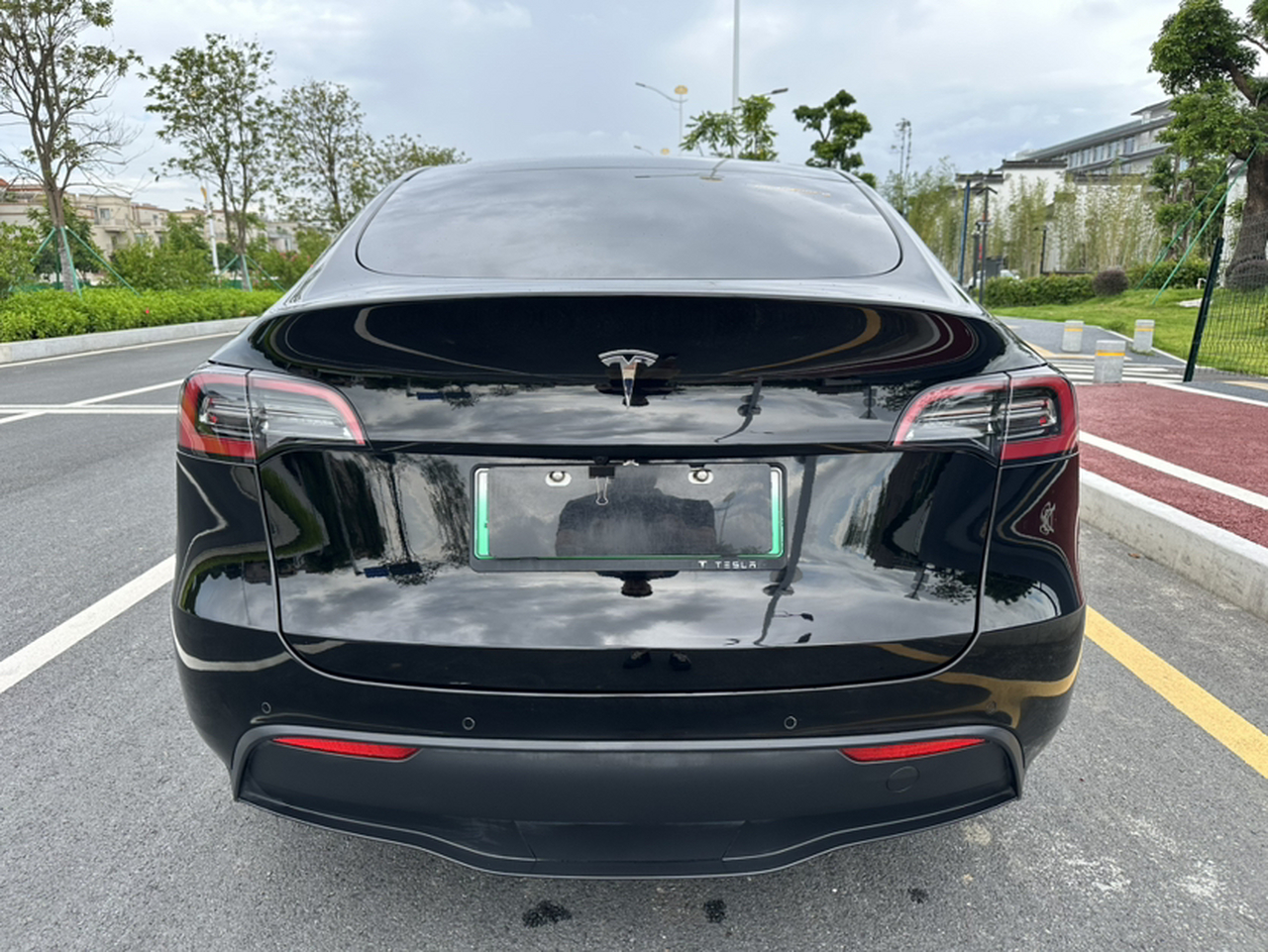 Model Y 2021 Standard Range RWD photo 3
