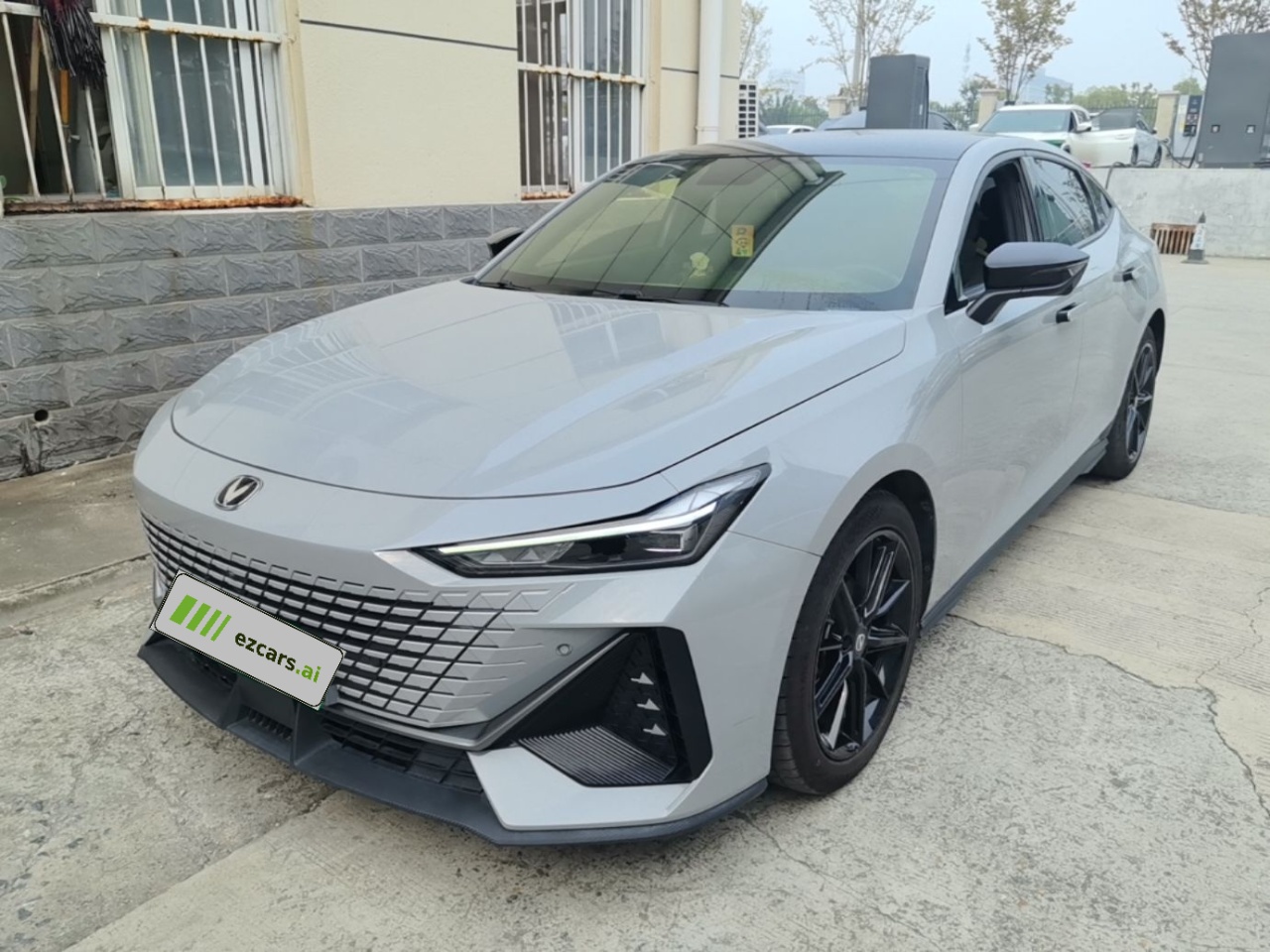 UNI-V 2022 1.5T Premium